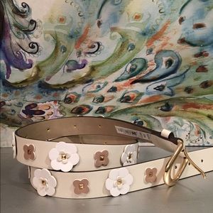 Belt with flowers